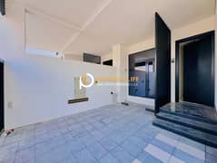 ** MASSIVE **4BEDROOM ALL MASTERS ONE BEDROOM GROUND FLOOR-CORNER UNIT-PVT BACKYARD-PVT ENTRANCE-2 KITCHEN