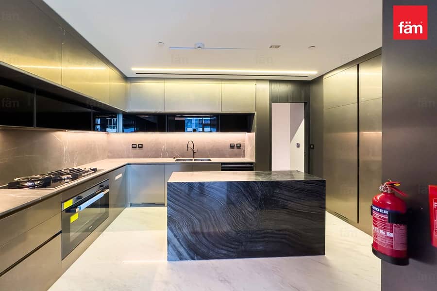 Pay 25% to move in | Luxury 2 Br. with Canal view - Image 6