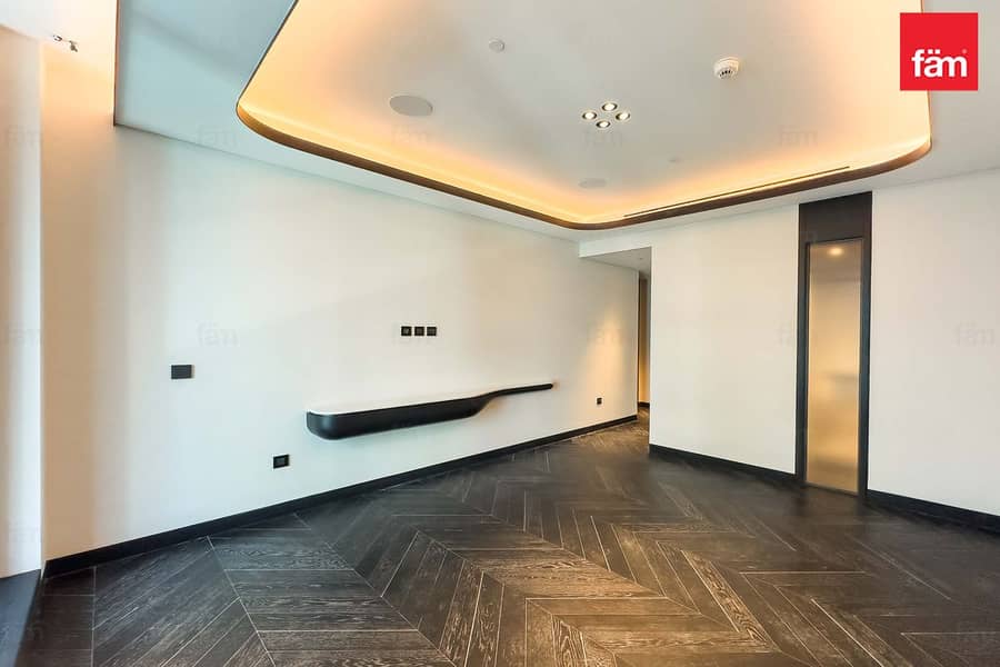 Pay 25% to move in | Luxury 2 Br. with Canal view - Image 15