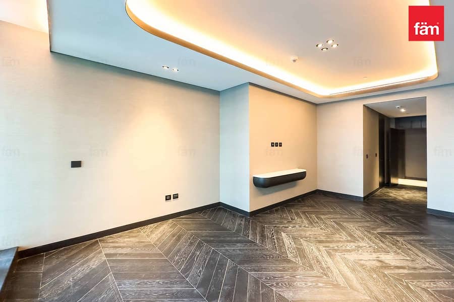 Pay 25% to move in | Luxury 2 Br. with Canal view - Image 16