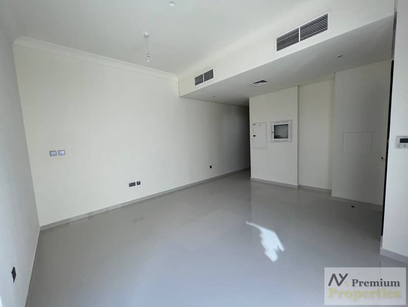 MAID ROOM 3 BEDROOM | CORNER UNIT WITH LARGE BAKYARD