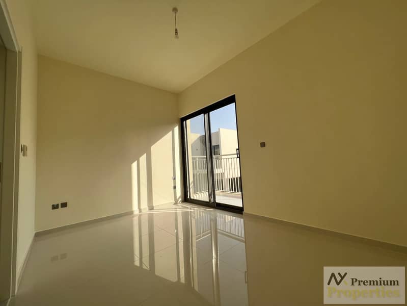 MAID ROOM 3 BEDROOM | CORNER UNIT WITH LARGE BAKYARD
