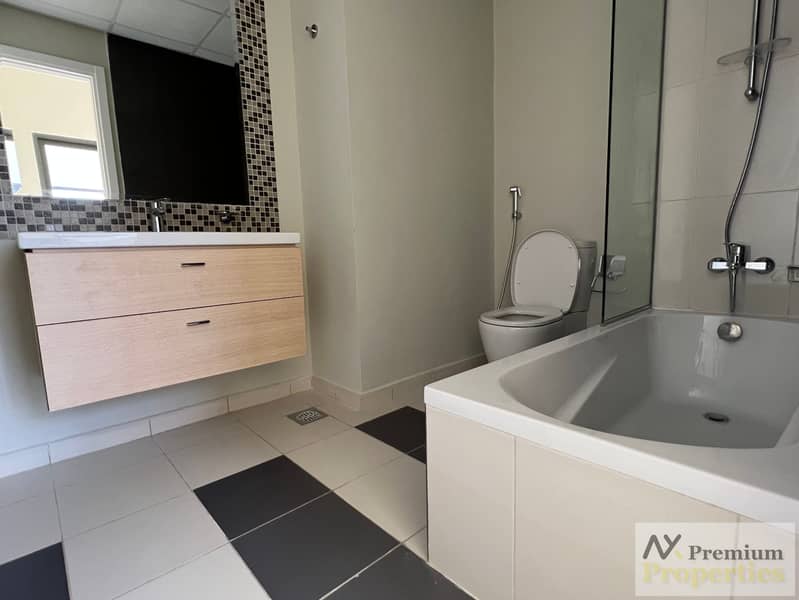 MAID ROOM 3 BEDROOM | CORNER UNIT WITH LARGE BAKYARD - Image 7