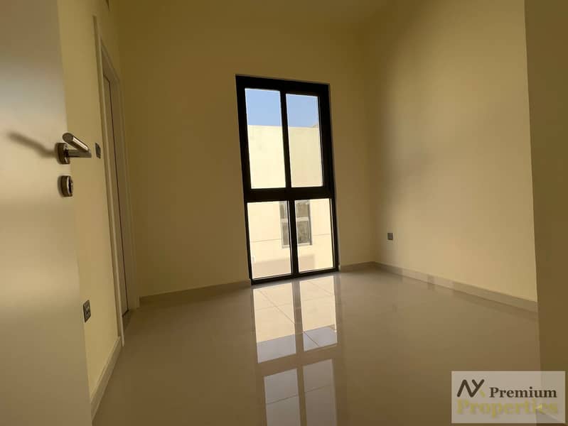MAID ROOM 3 BEDROOM | CORNER UNIT WITH LARGE BAKYARD - Image 9