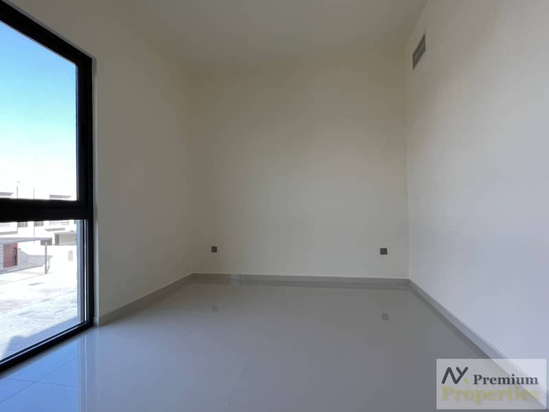 MAID ROOM 3 BEDROOM | CORNER UNIT WITH LARGE BAKYARD - Image 11