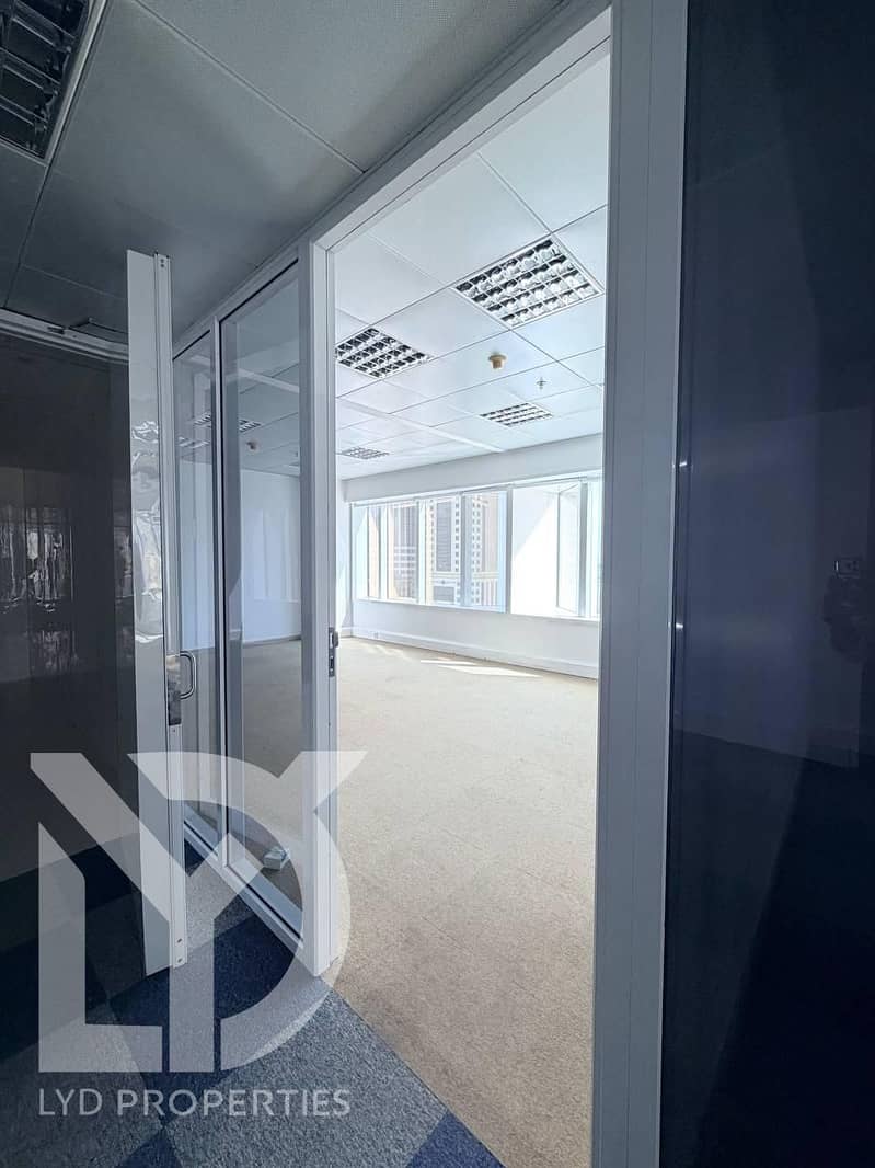 2 5b29e526-2278-4bce-8db2-9d7c4df44af0. jpg