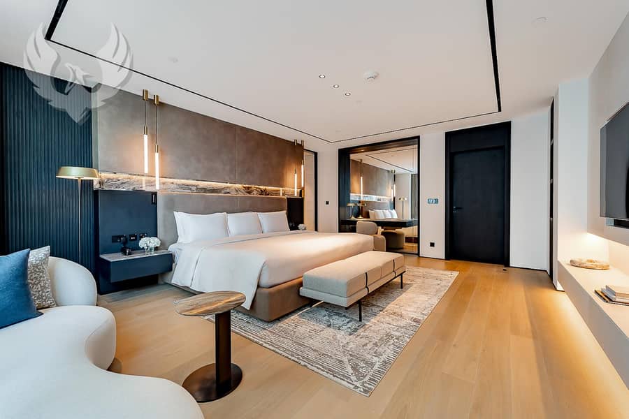 Skyline Living, Panoramic View, Club Lounge Access - Image 6