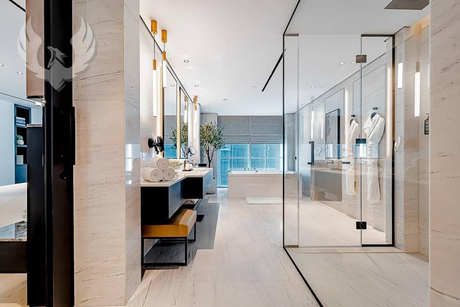 Skyline Living, Panoramic View, Club Lounge Access - Image 8