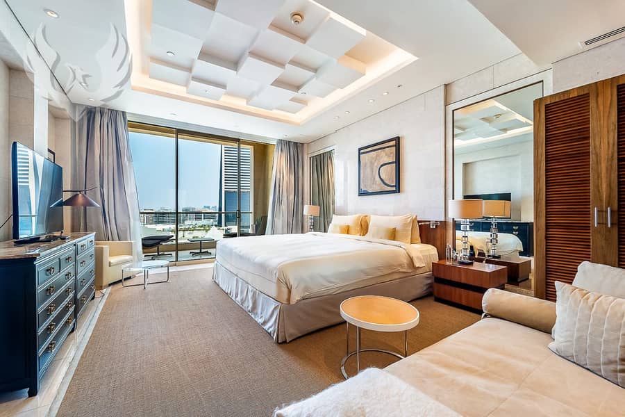 Iconic Pyramid, Luxe Skyline Living, Terrace