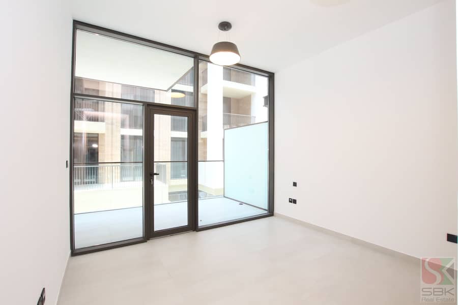 Brand New Flat With Close Kitchen