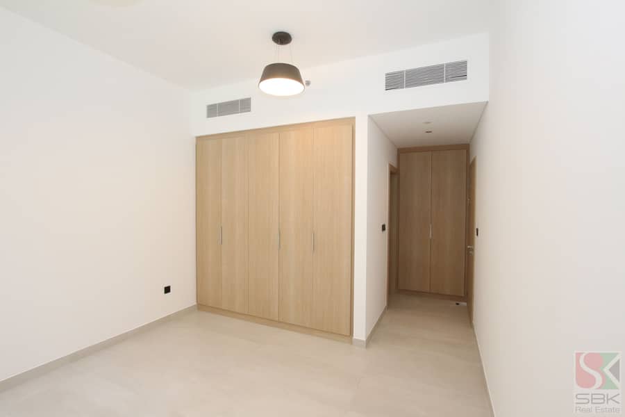 Brand New Flat With Close Kitchen