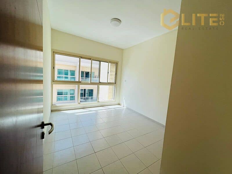 VACANT | SPACIOUS LAYOUT | HIGH FLOOR