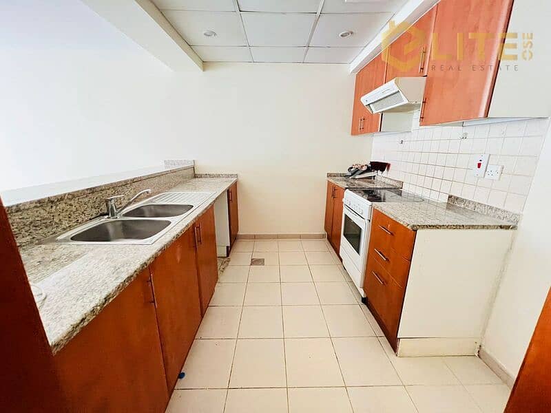 VACANT | SPACIOUS LAYOUT | HIGH FLOOR