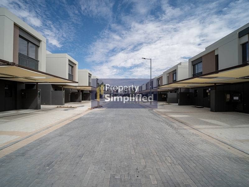 Brand New | Ready | Spacious Middle Unit + Garden