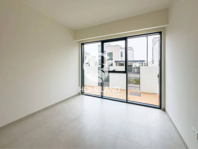 Green Belt | Vacant Ready to move in | Brand New - Image 9