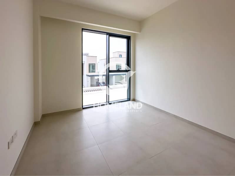 Green Belt | Vacant Ready to move in | Brand New - Image 17