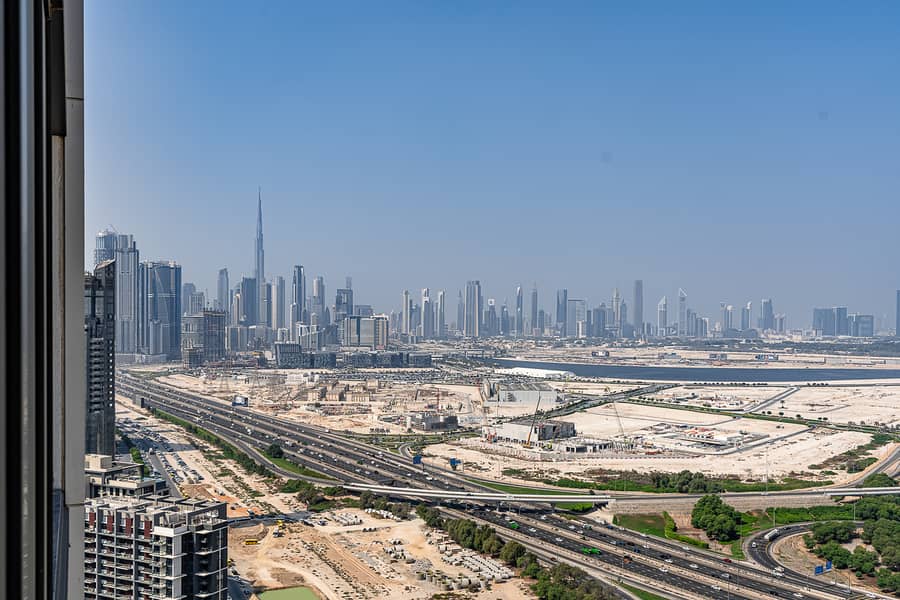 Elegant 2-Bedroom Apartment with Stunning City and Water Views - Image 26