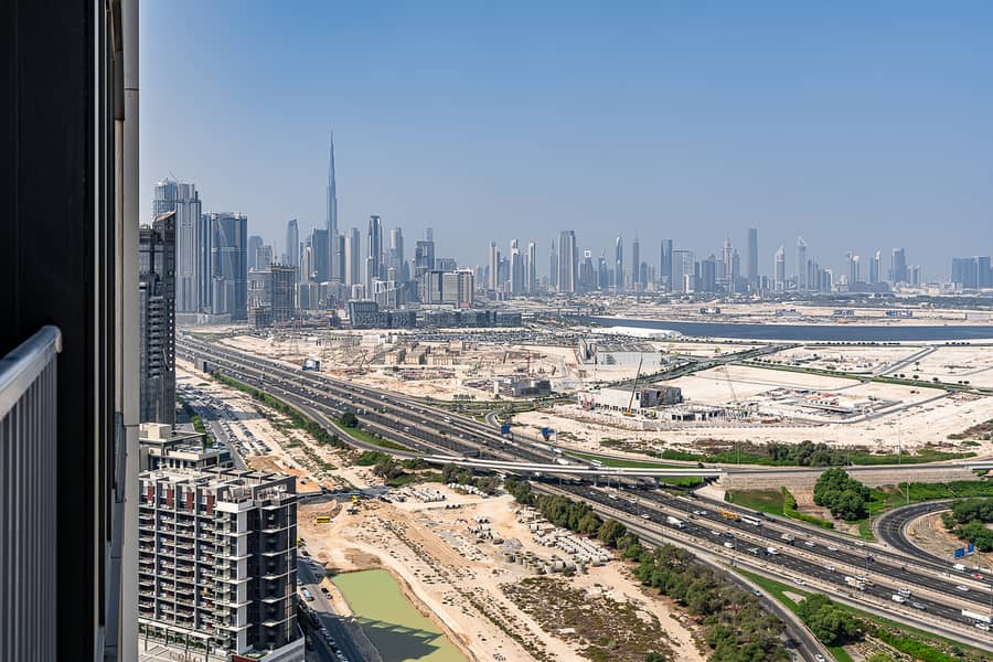 Elegant 2-Bedroom Apartment with Stunning City and Water Views - Image 29