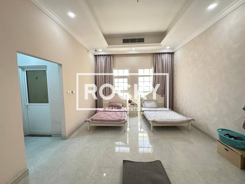 Luxurious 8-bedroom Villa | Al Warqa 4 - Image 12