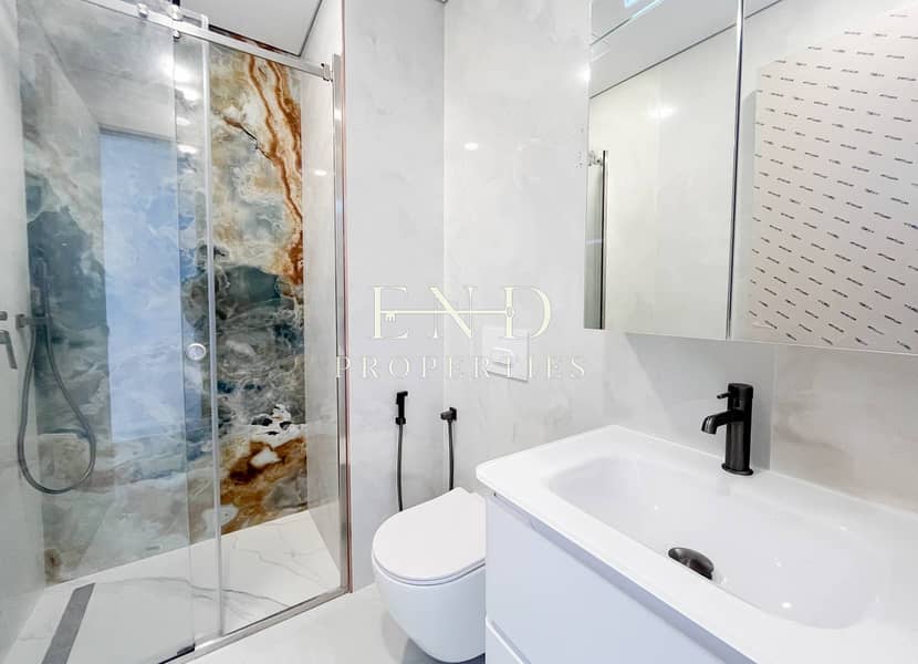 One of a kind | Single Row | 3Bed + Maid - Image 13