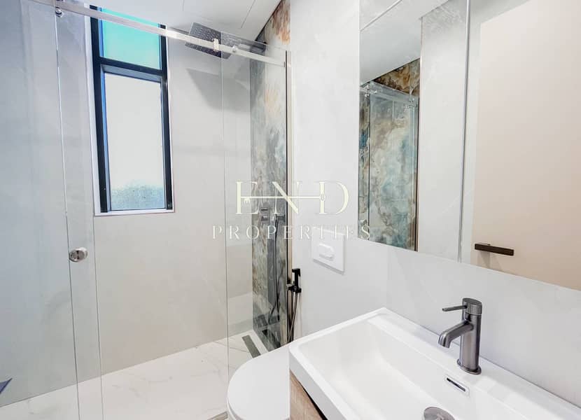 One of a kind | Single Row | 3Bed + Maid - Image 14