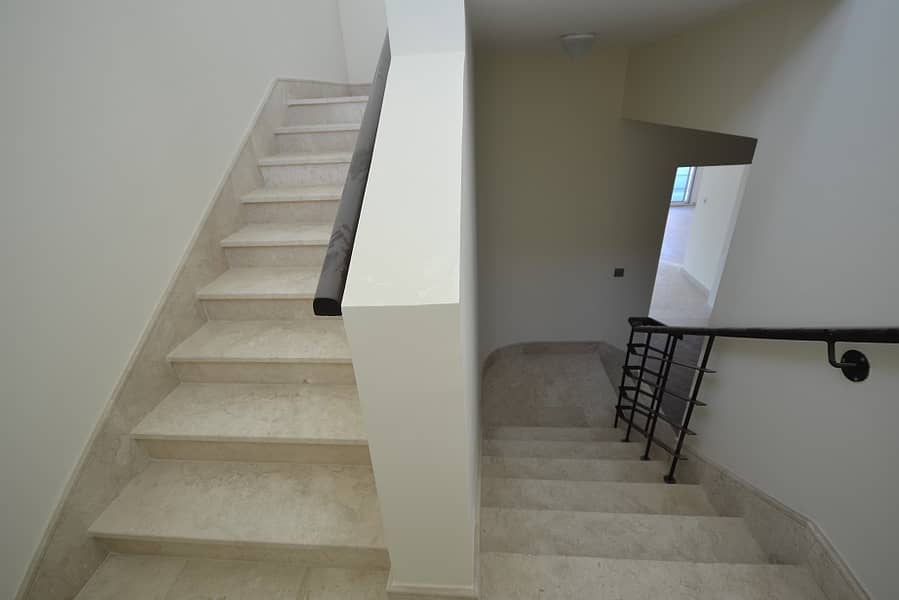 11 Staircase. JPG