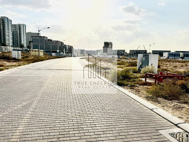 Corner Unit | Pool Facing | Single Row | Very Close to Entrance