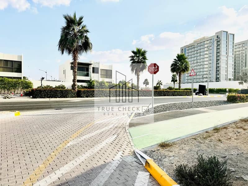 Corner Unit | Pool Facing | Single Row | Very Close to Entrance - Image 6