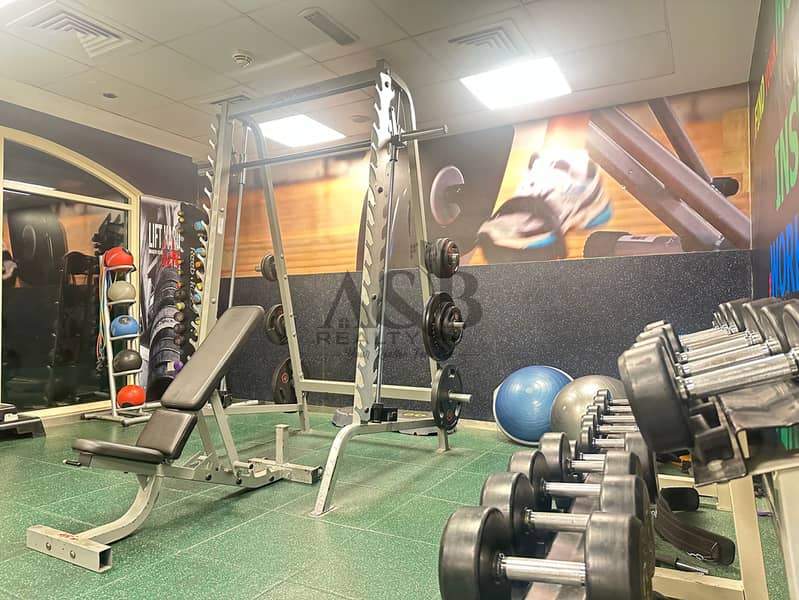 HUGE LAYOUT | POOL AND LAKE VIEW | LOW FLOOR - Image 30