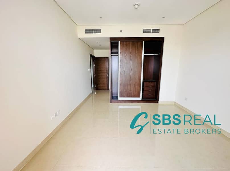 1 Bedroom | Hercules Tower | Living Legends