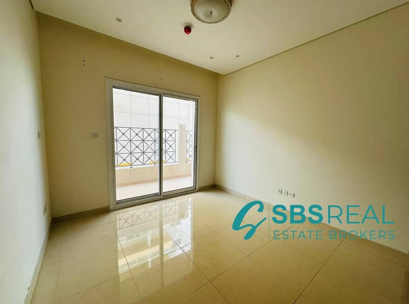 1 Bedroom | Hercules Tower | Living Legends