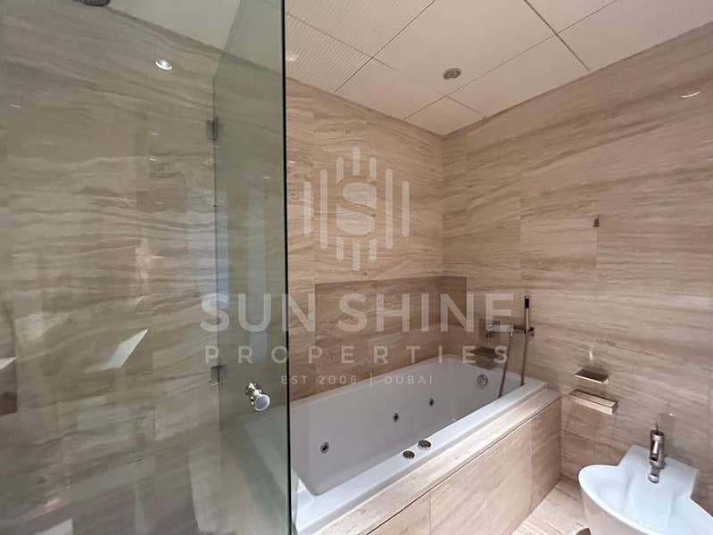 Single Lift Access | Fountain View | vacant - Image 9