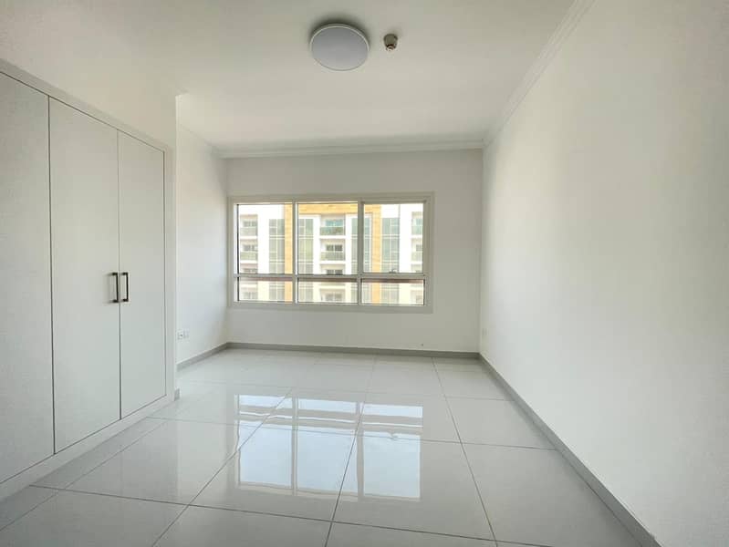 Brand new Building Big Spacious 1bhk Available With balcony One Month free just rent 42k