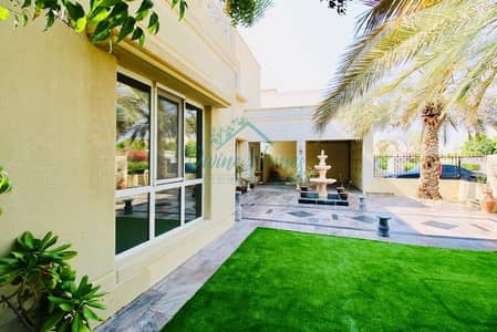 Beautiful Upgraded | Full Lake View | Corner Plot Beautiful Upgraded | Full Lake View | Corner Plot