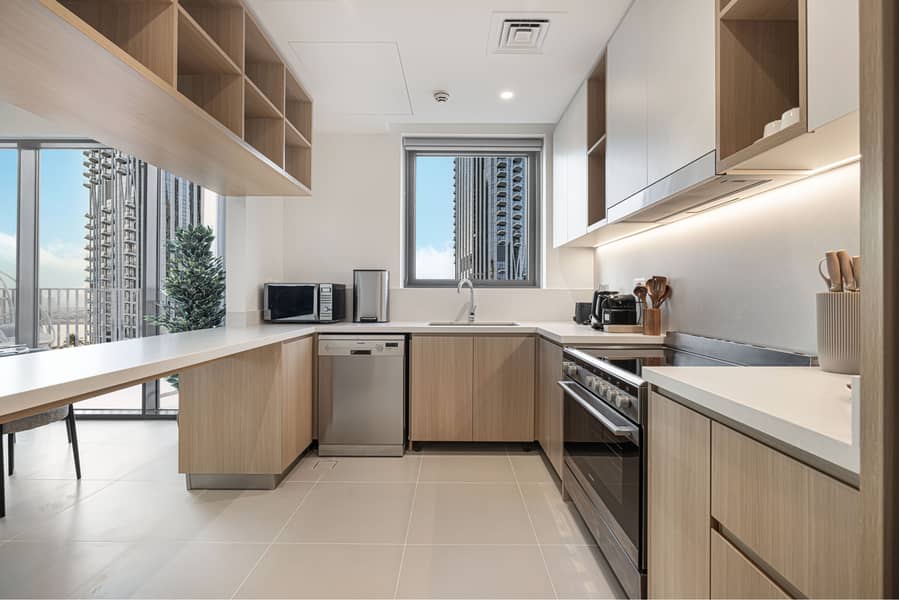 Monthly Rental | 3 BDR + MAIDS | Community and Burj View - Image 15