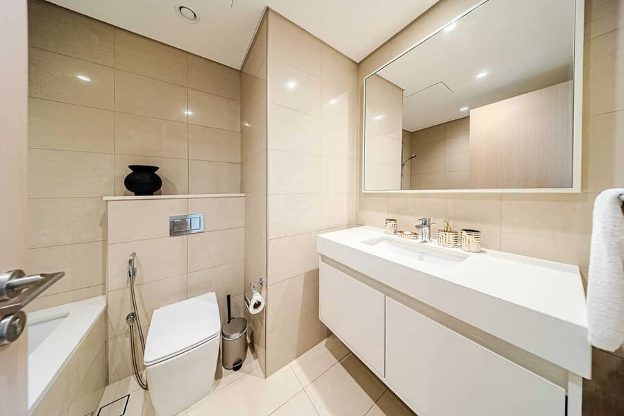 2BD Apt Burj View, Near Dubai Mall, Ideal for 6 - Image 19