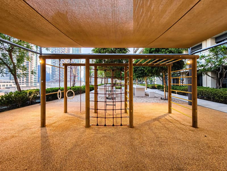 2BD Apt Burj View, Near Dubai Mall, Ideal for 6 - Image 24