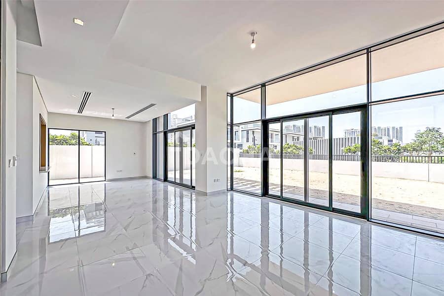 Upgraded | Modern | Independent Villa