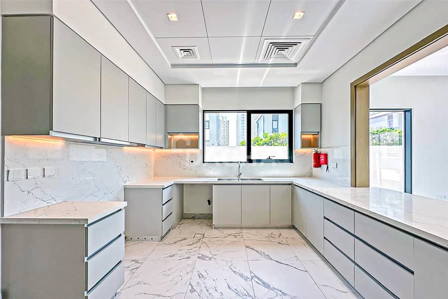 Upgraded | Modern | Independent Villa