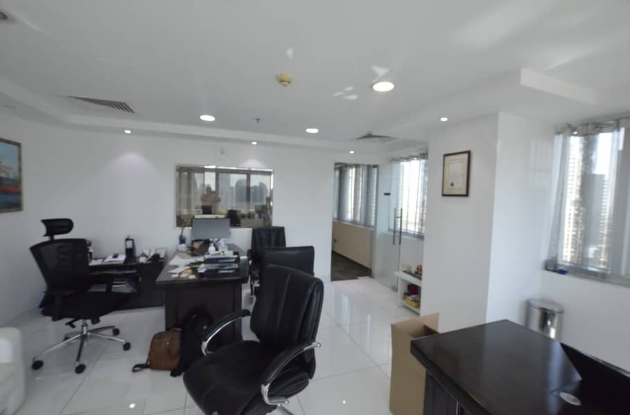 Spacious Fitted Office|High Floor|Lake View
