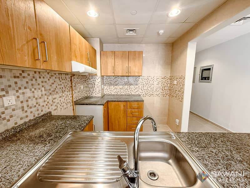 Vacant 1BR | Spacious Layout | Low Floor | Villa Feel - Image 6