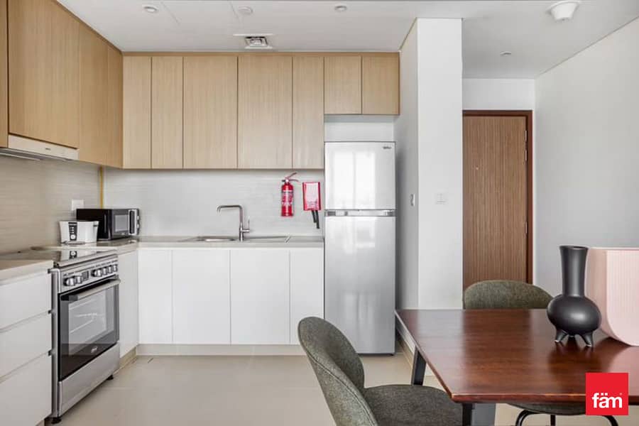 Furnished | Vacant | Modern | Sea and Palm View - Image 7