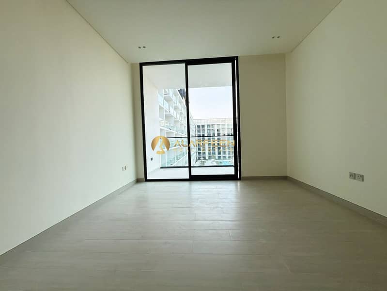 4 WhatsApp Image 2025-11-10 at 11.59. 00_50eea4eb. jpg