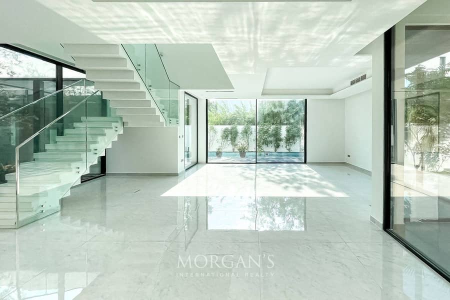 5BR Villa | Modern Luxury | Lake View - Image 6