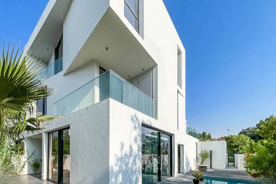 5BR Villa | Modern Luxury | Lake View - Image 16