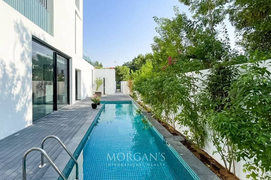 5BR Villa | Modern Luxury | Lake View - Image 17