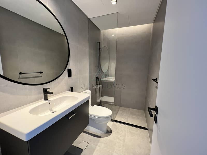 Luxury 2BR Apartment | Burj View | Business Bay - Image 6