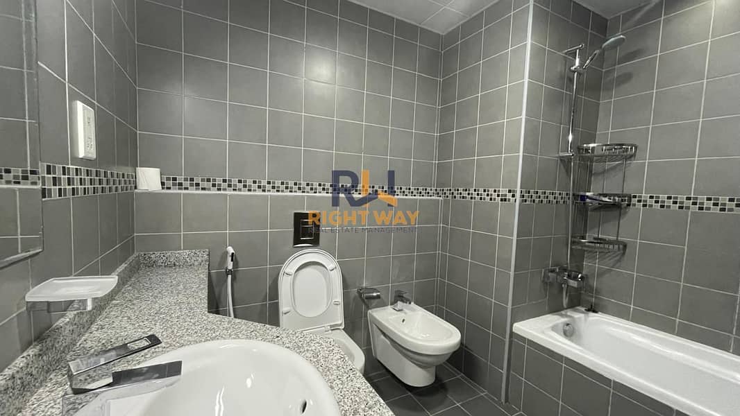 15 0fdc3d2a-e18f-4db6-a679-adb9af468b80. jpg