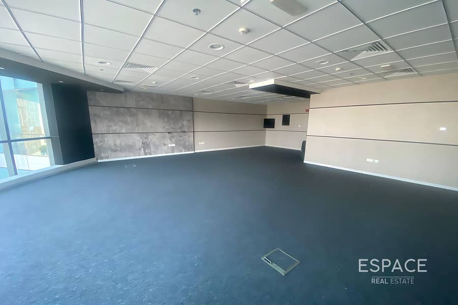 Near Metro Station | Modern | Unfurnished - Ansicht 2