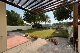 فیلا في الينابيع 3،الينابيع 3 غرف 300000 درهم - 13340546